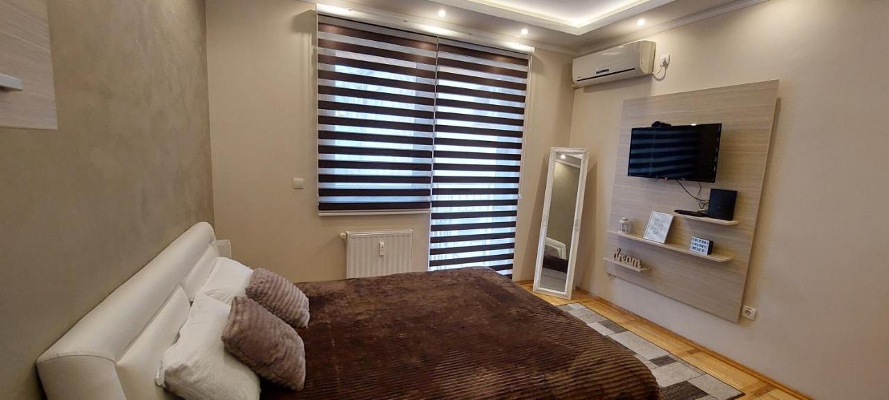 Apartman Studio Niki ซูโบติกา ภายนอก รูปภาพ